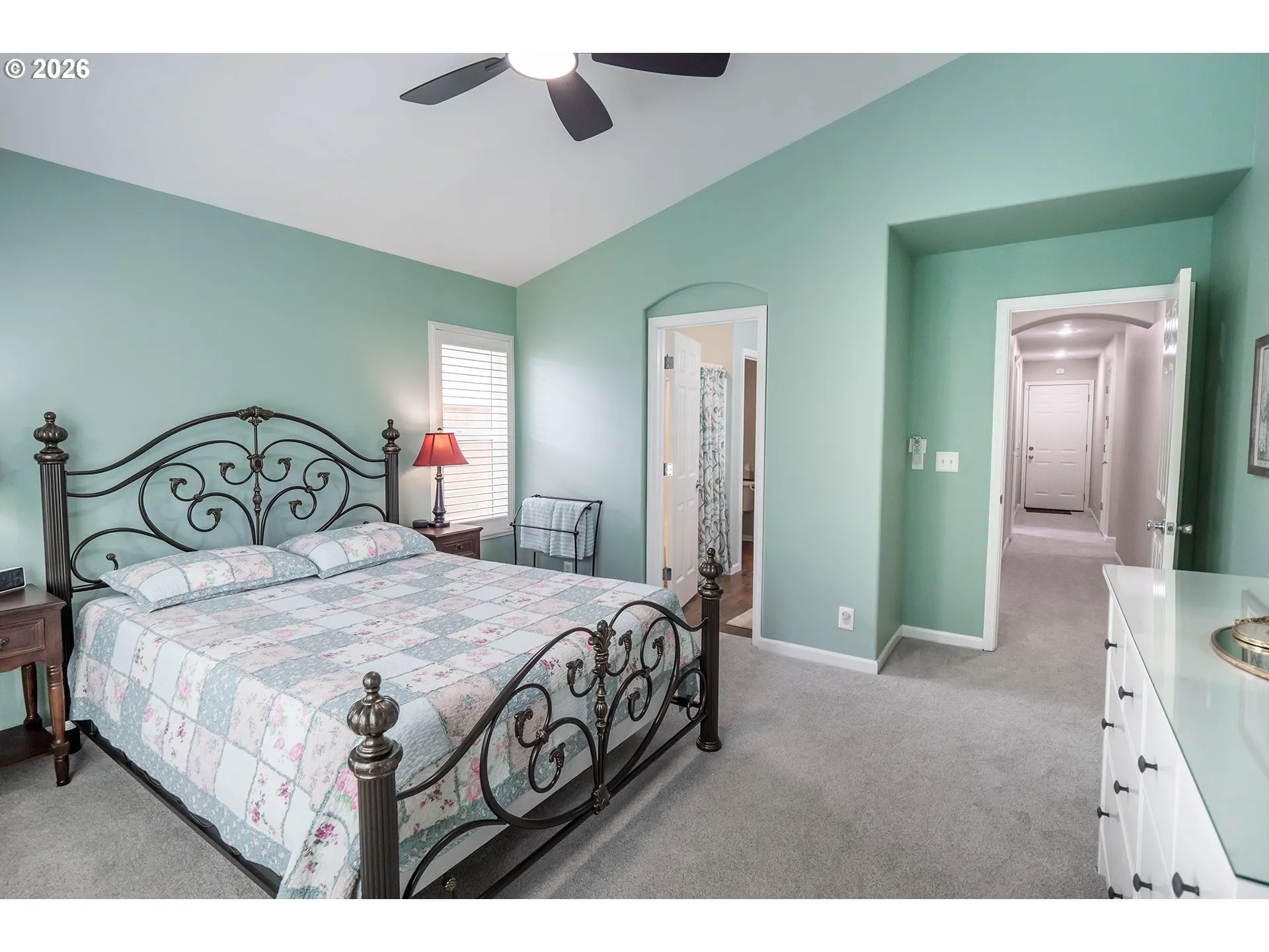 Bedroom, Primary-Vaulted Ceilings