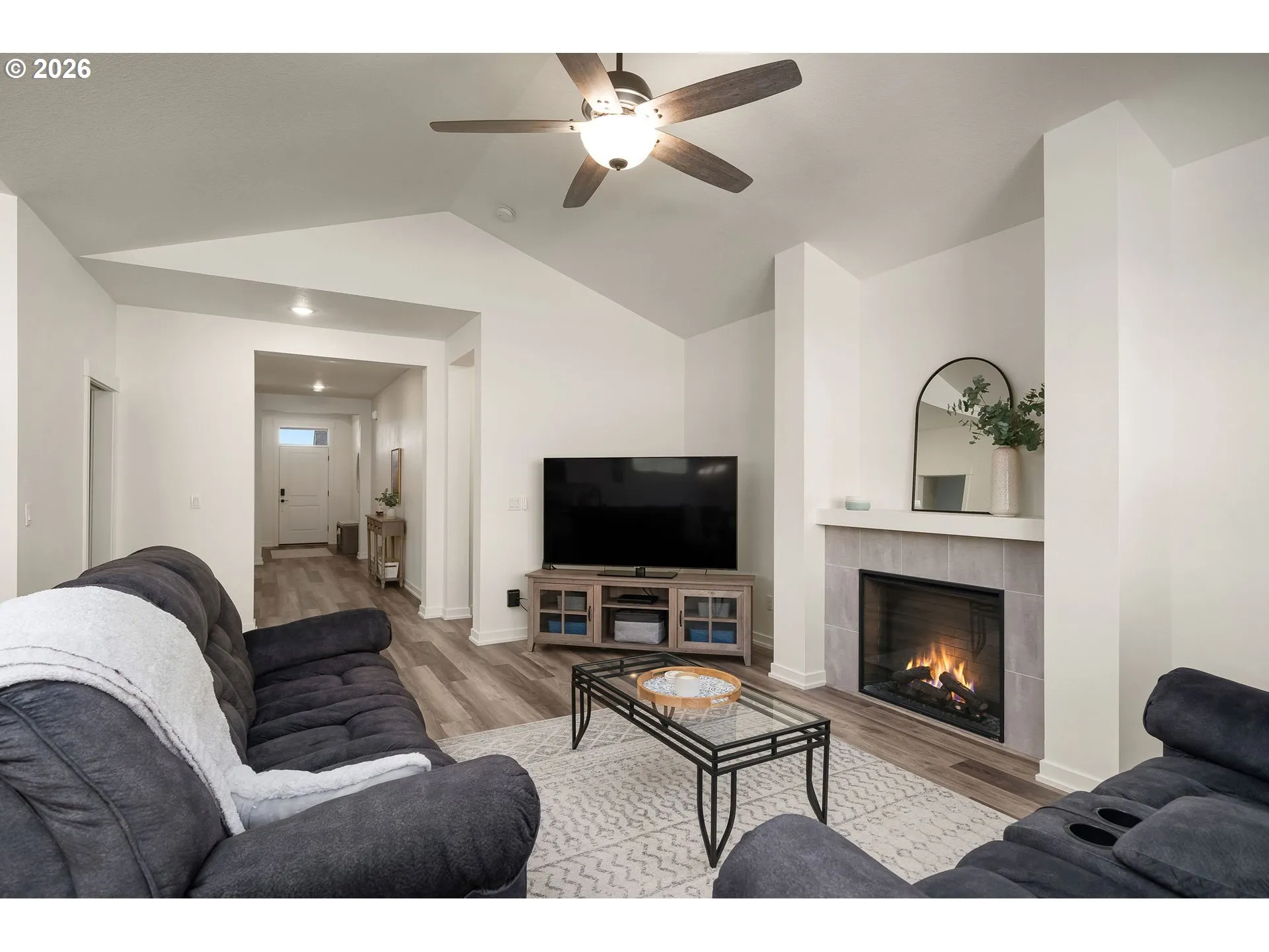 Living Room-Vaulted Ceilings