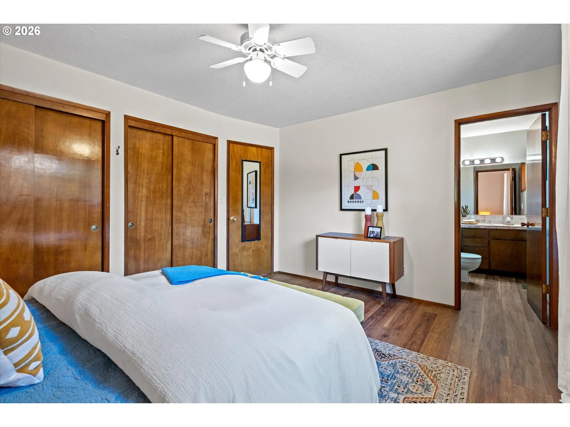 Bedroom, Primary