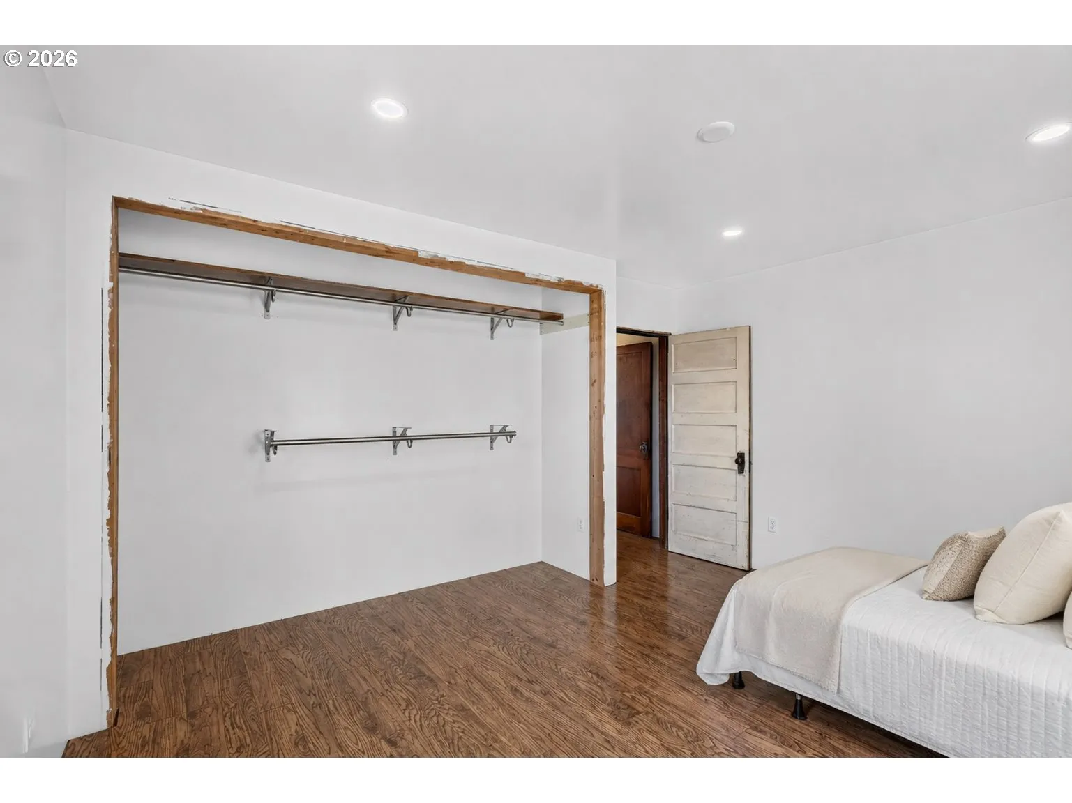 Bedroom, Primary