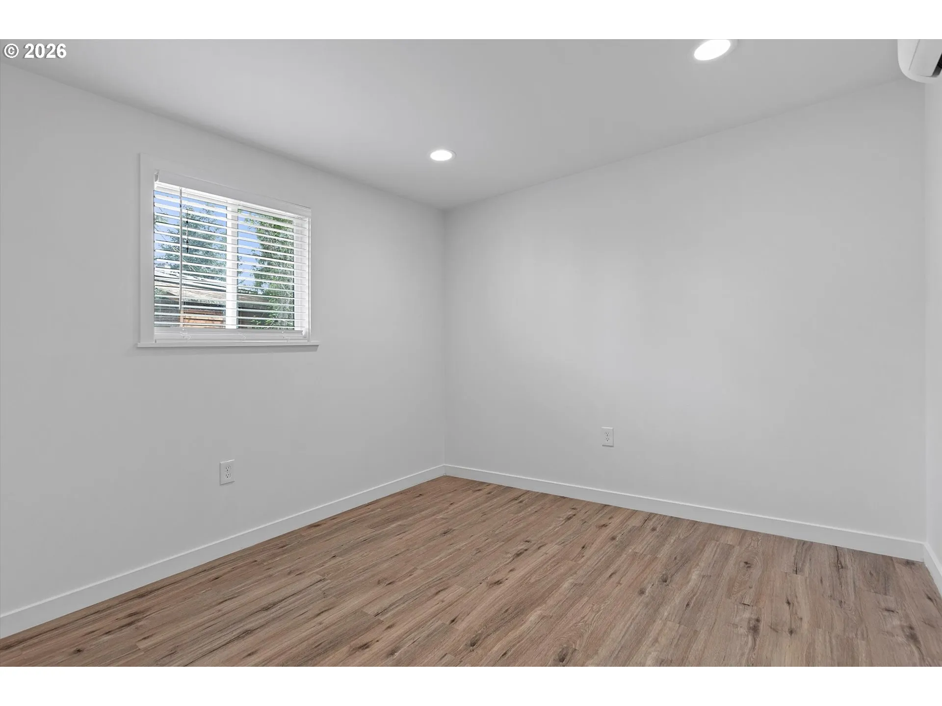 Bedroom, Primary