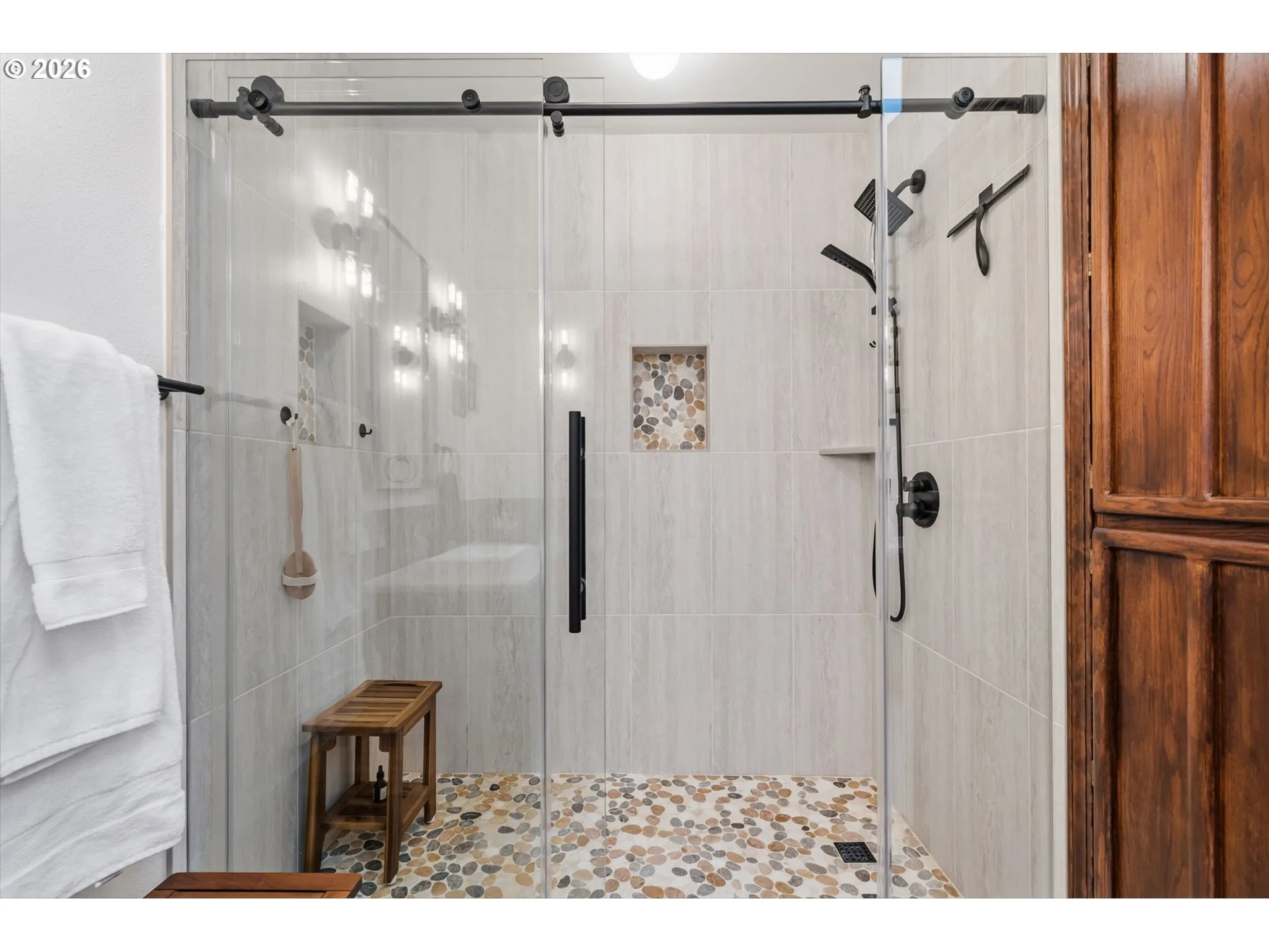 Bathroom-Walk in Shower