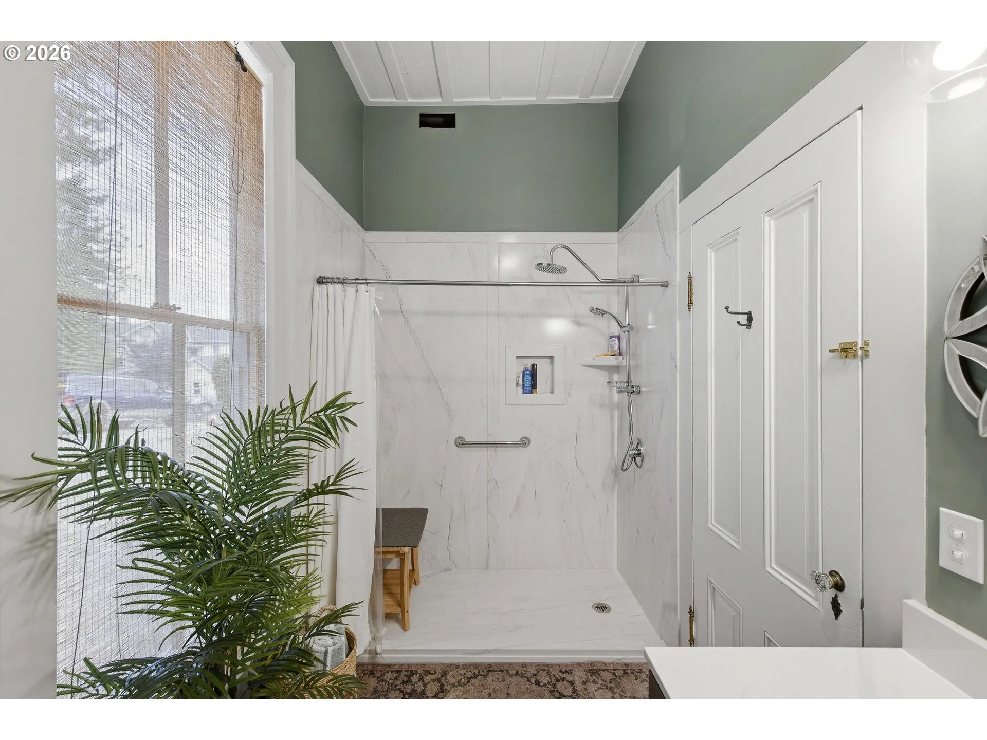 Bathroom-Walk in Shower