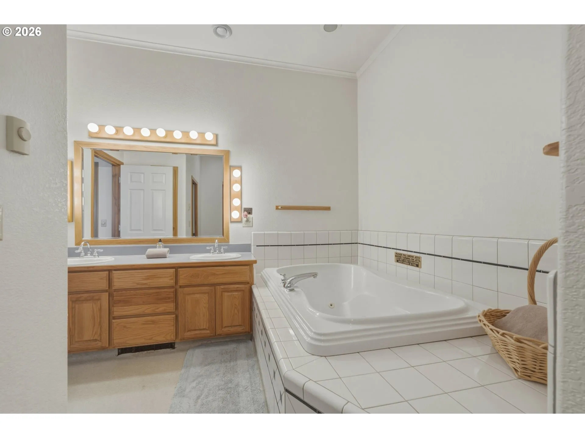 Bathroom-Upper
