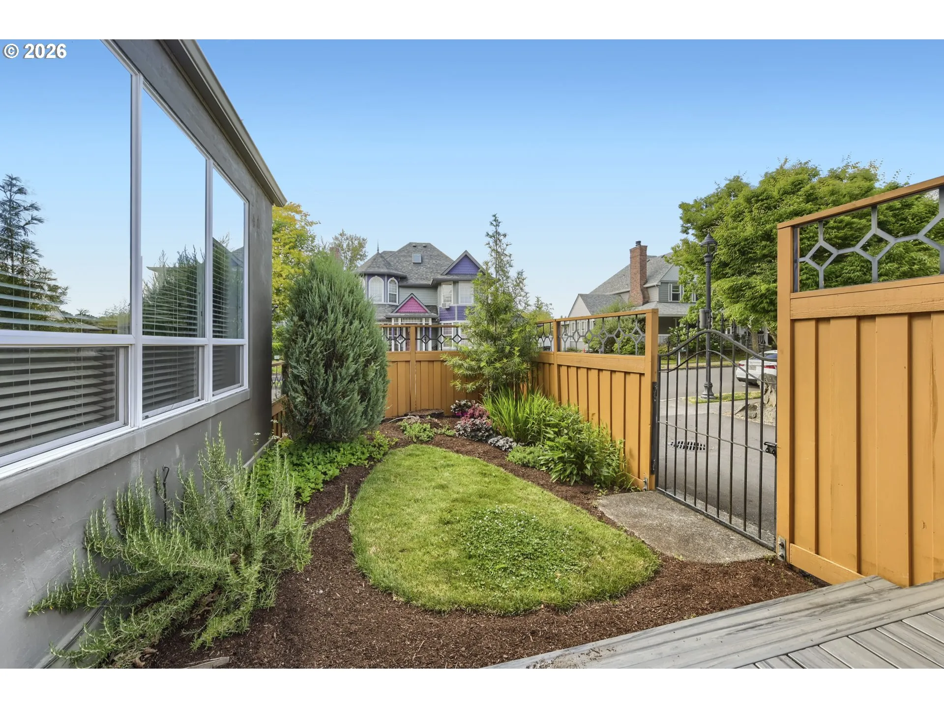 Yard-Back