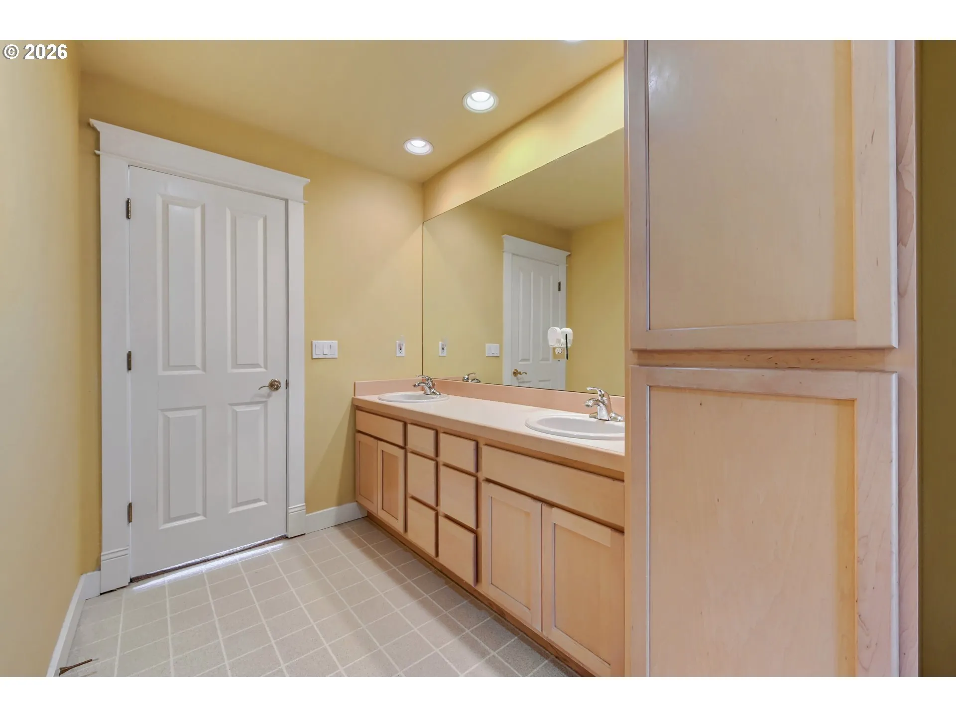 Bathroom-Hall