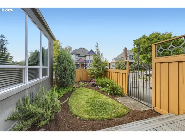 Yard-Back