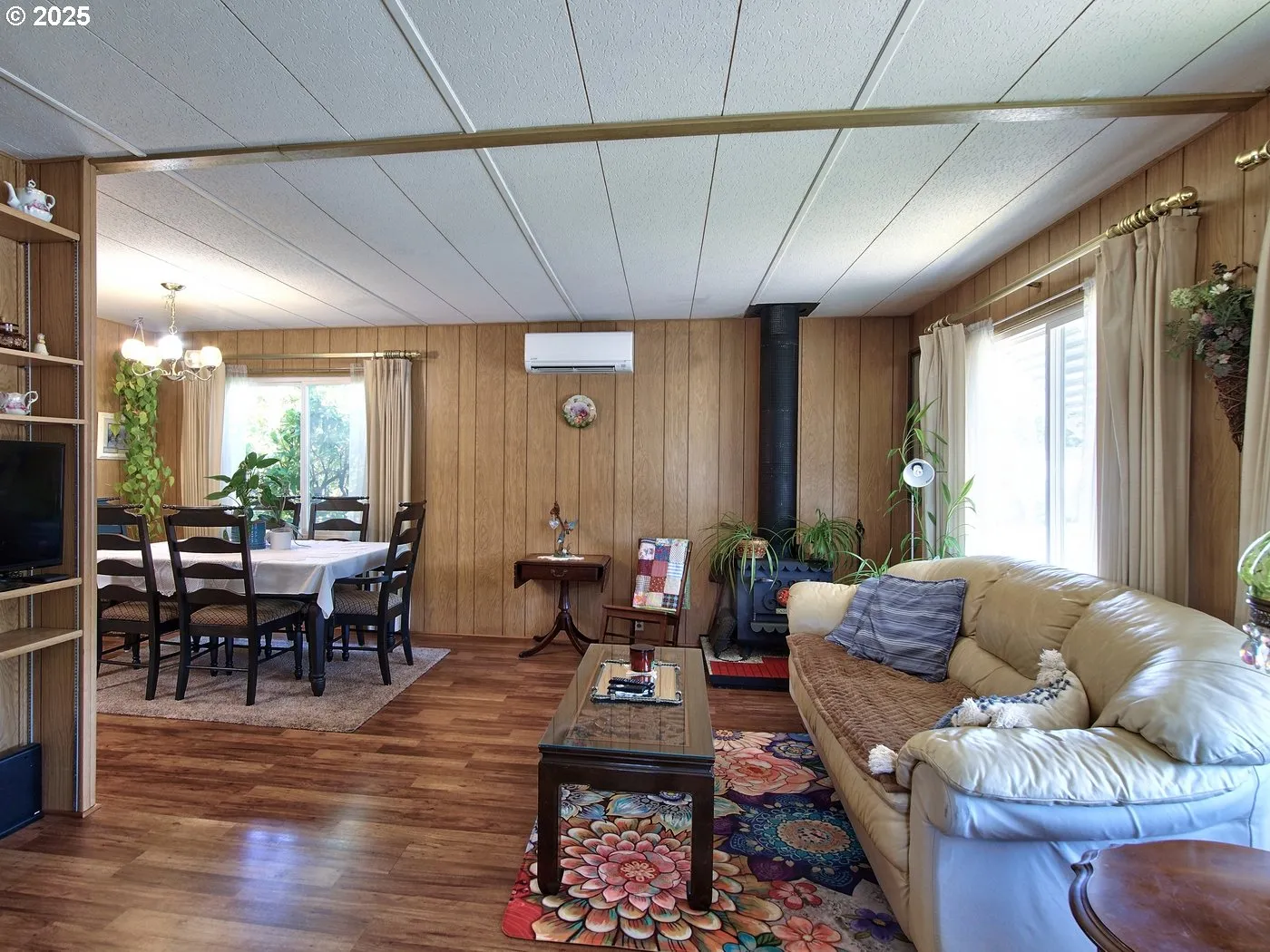 Living Room/Dining Room