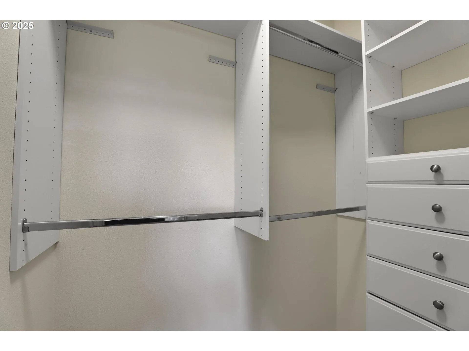 Bedroom, Owner's Suite-Walk-In Closet