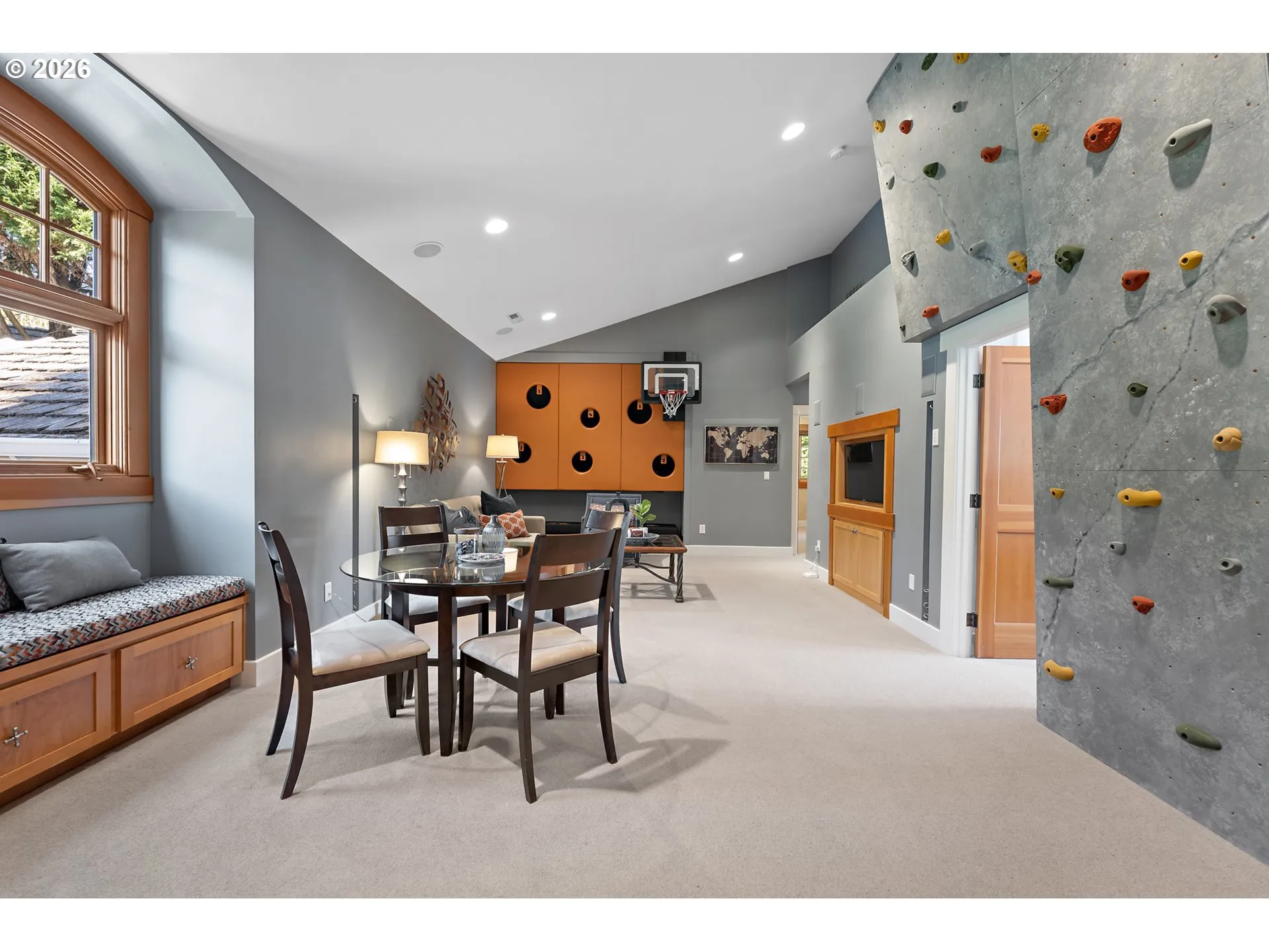 Bonus Room-Vaulted Ceilings