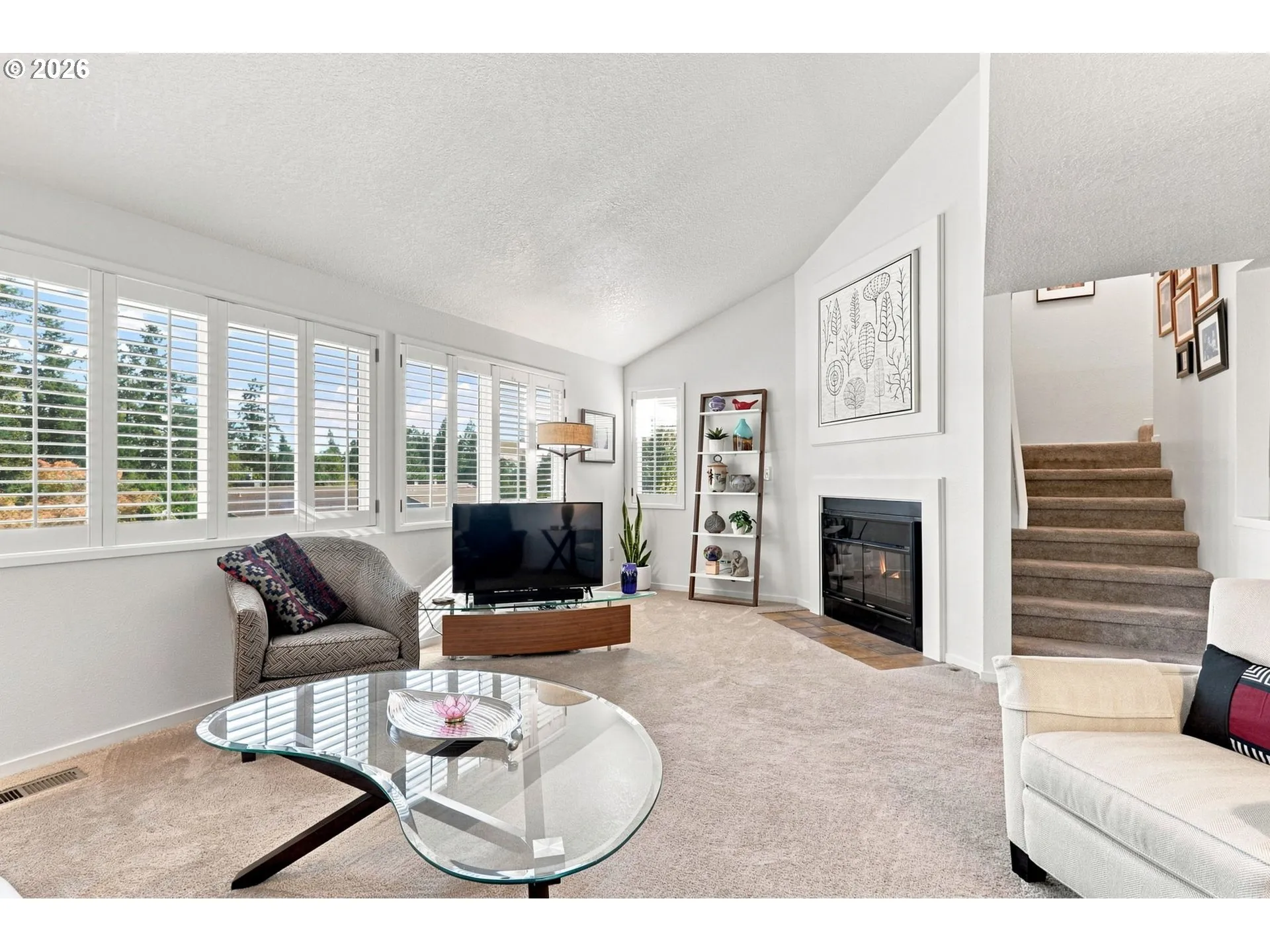 Living Room-Vaulted Ceilings