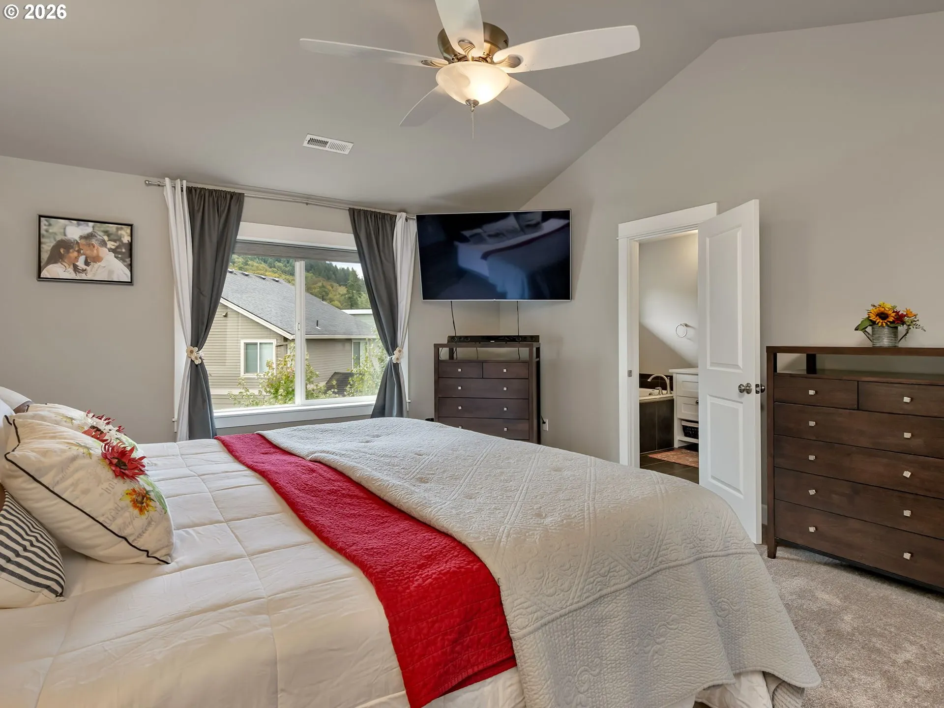 Bedroom, Primary-Upper