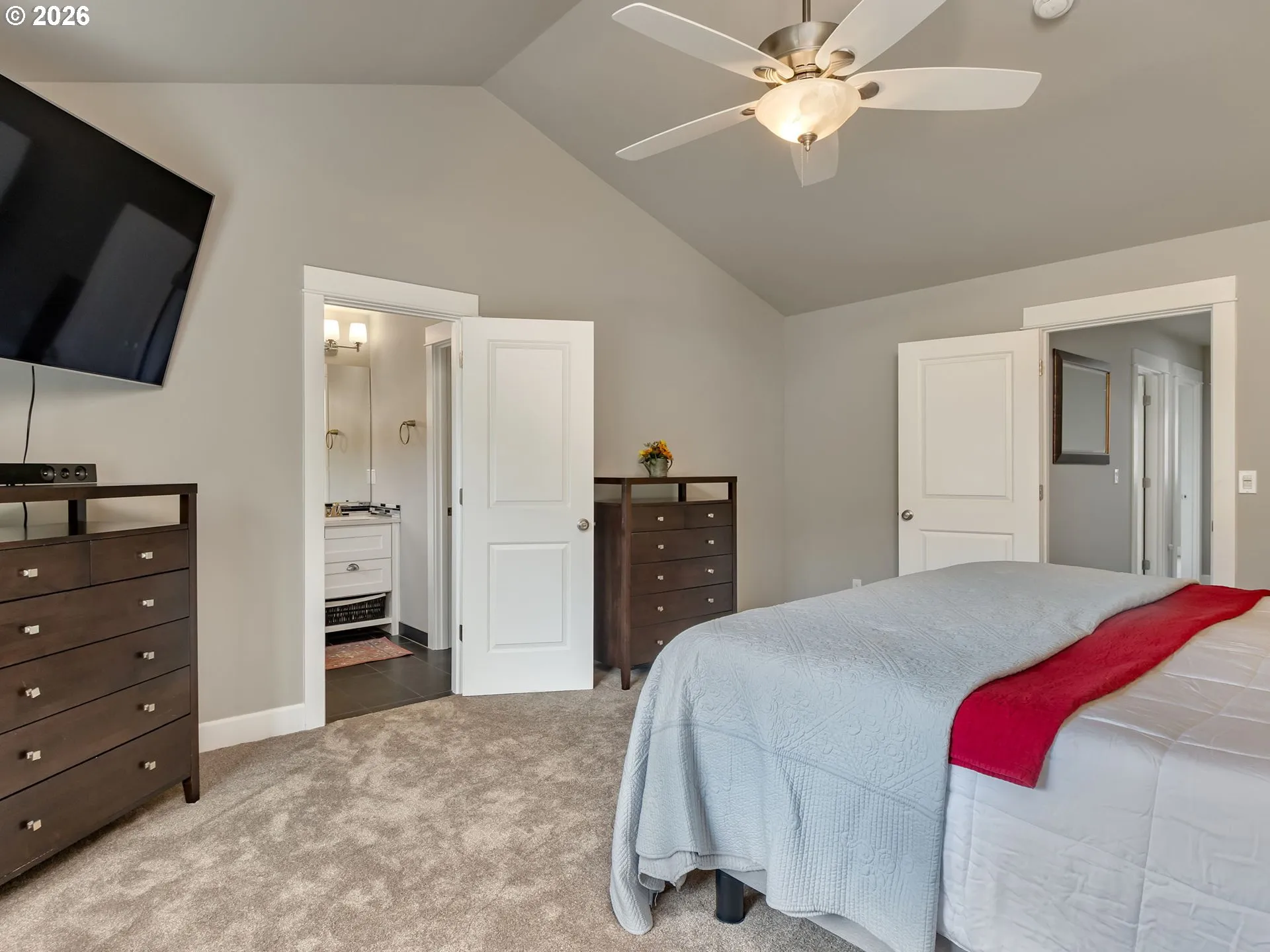 Bedroom, Primary-Upper