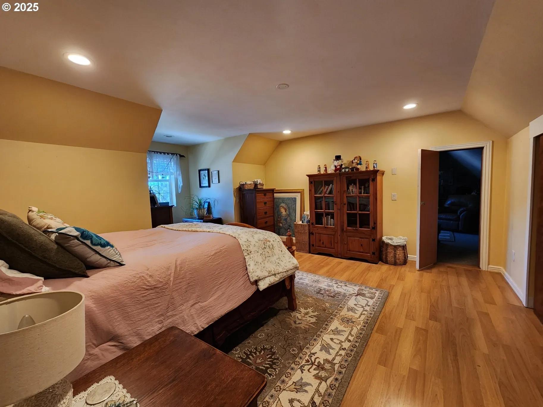 Bedroom-Upper
