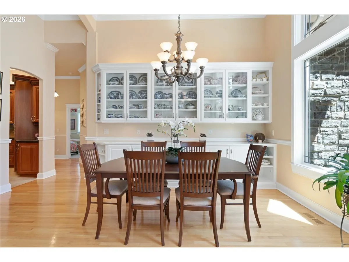 Dining Room-Built-In Cabinets