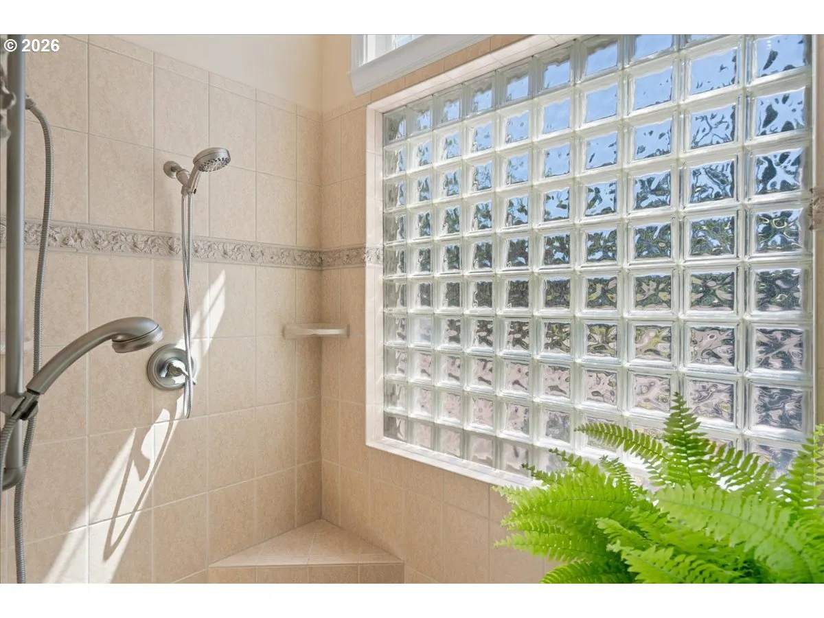 Bathroom-Walk in Shower