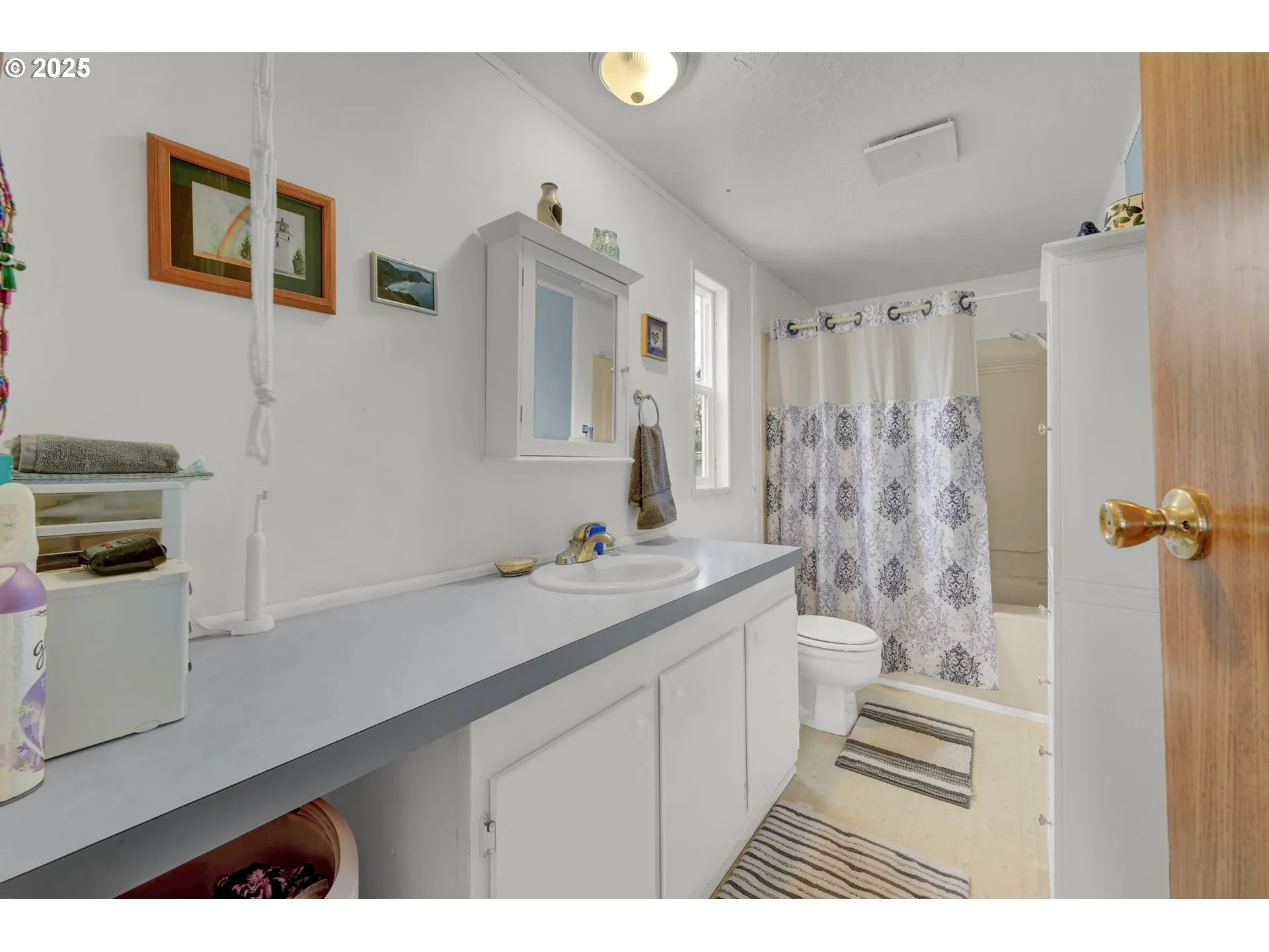 Bathroom, Attached