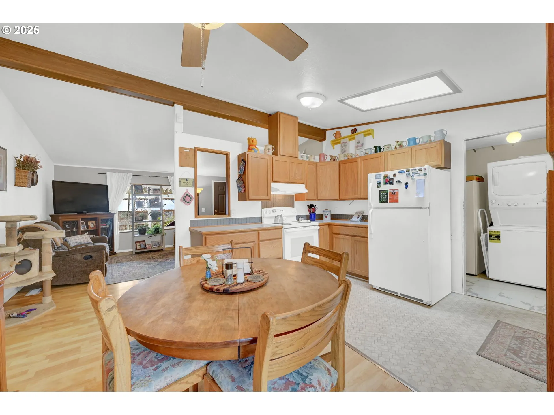 Dining Room-Vaulted Ceilings