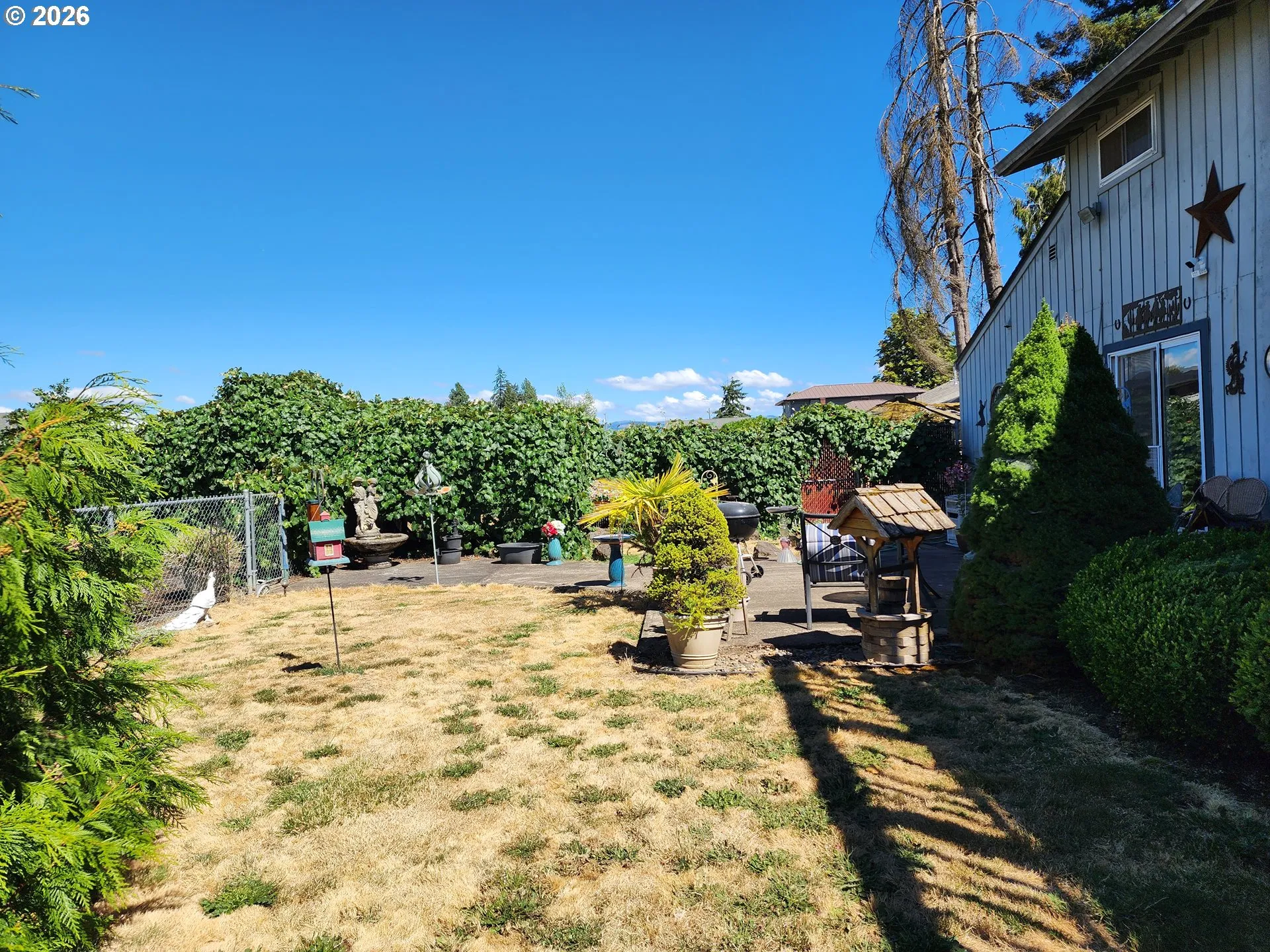 Yard-Back