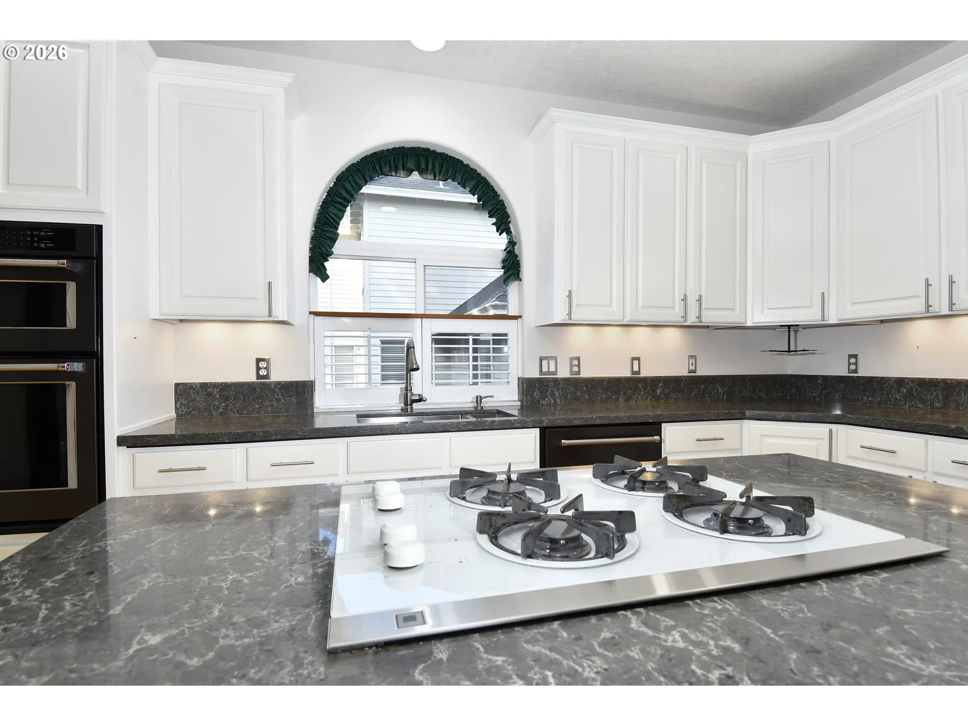 Kitchen-Cooking Island