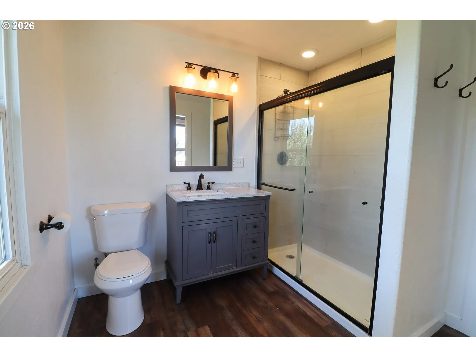 Bathroom, Attached-Upper