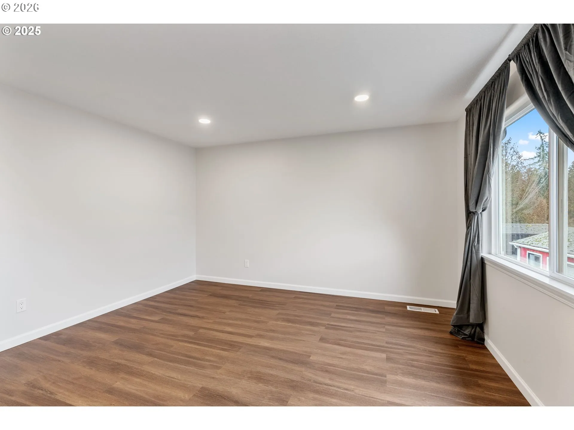 Bedroom, Owner's Suite-Upper