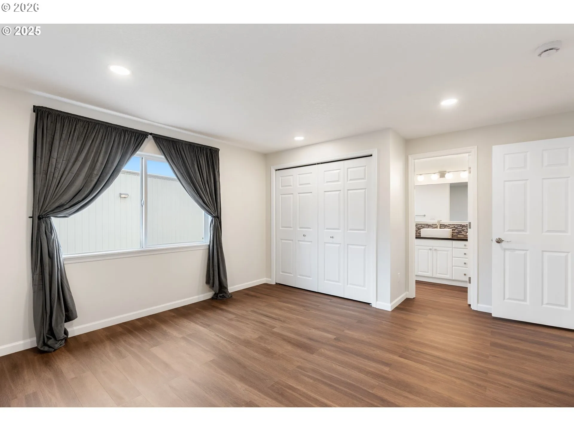 Bedroom, Owner's Suite-Upper