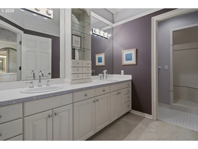 Bathroom-Upper