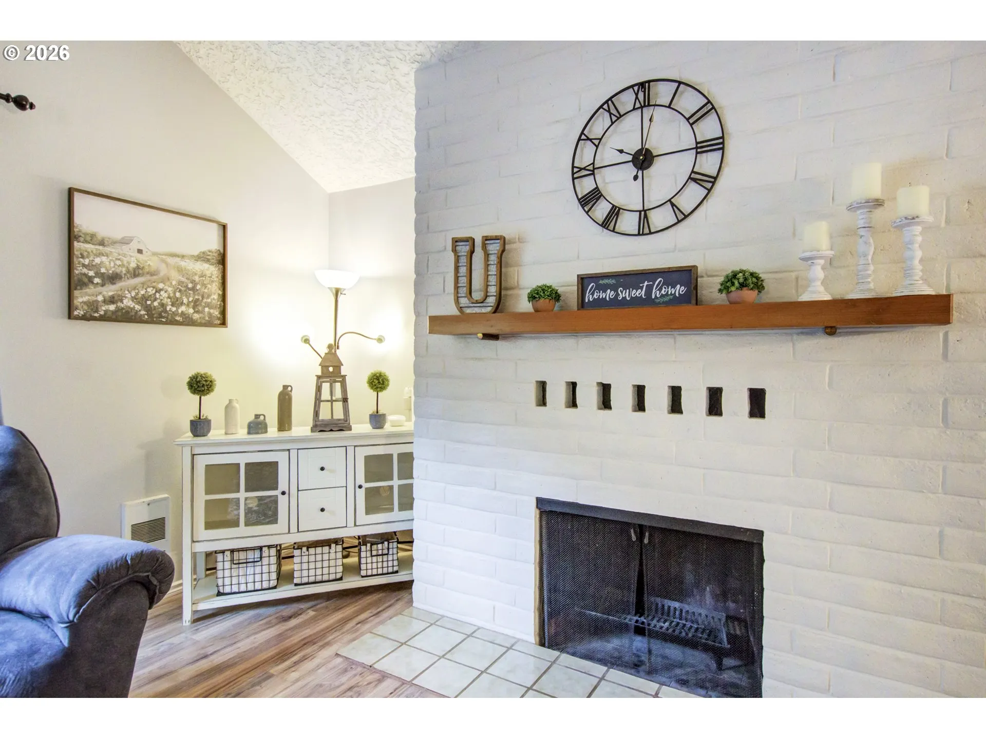 Living Room-Fireplace