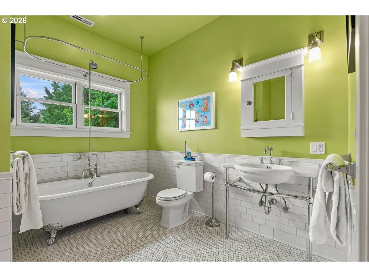 Bathroom-Upper