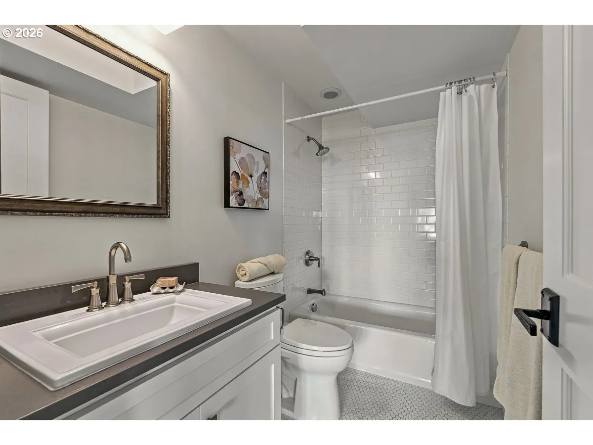 Bathroom, Attached-Lower