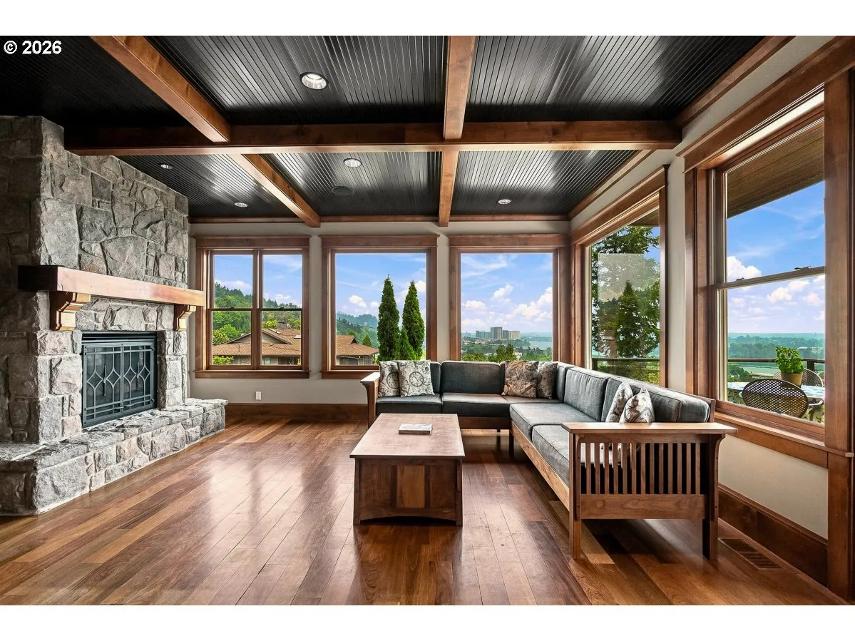 Living Room-Fireplace
