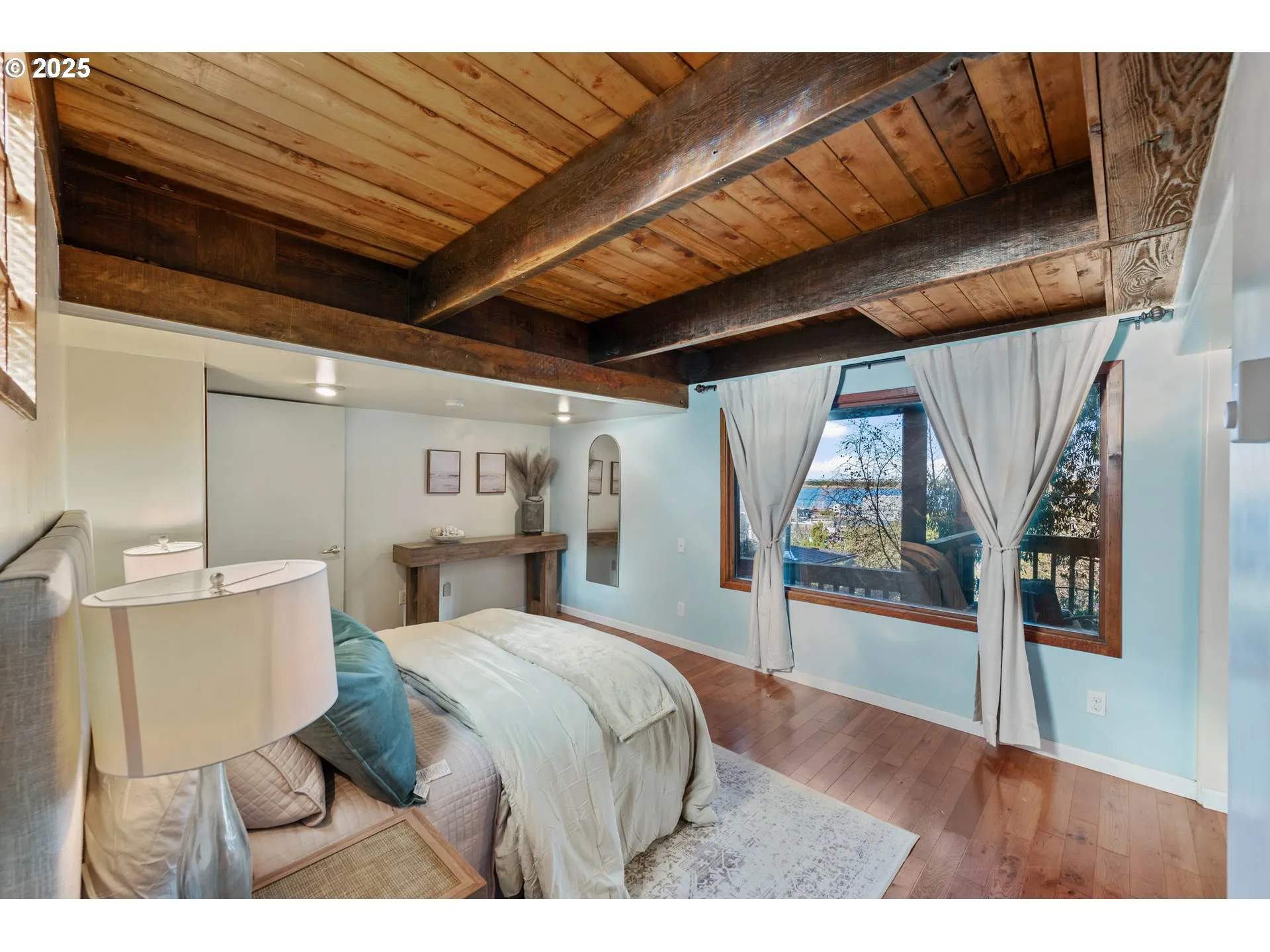 Primary Bedroom-Lower