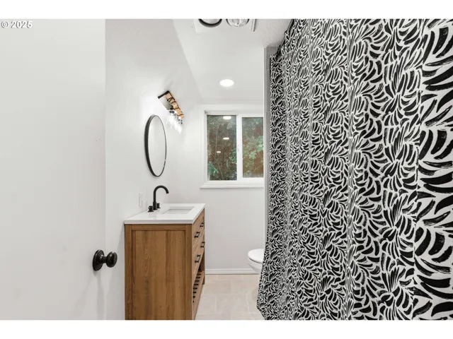 Bathroom-Upper