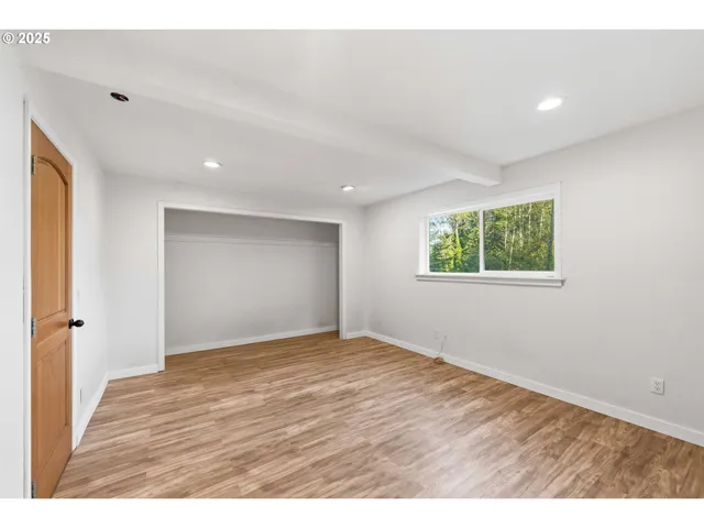 Bedroom, Primary
