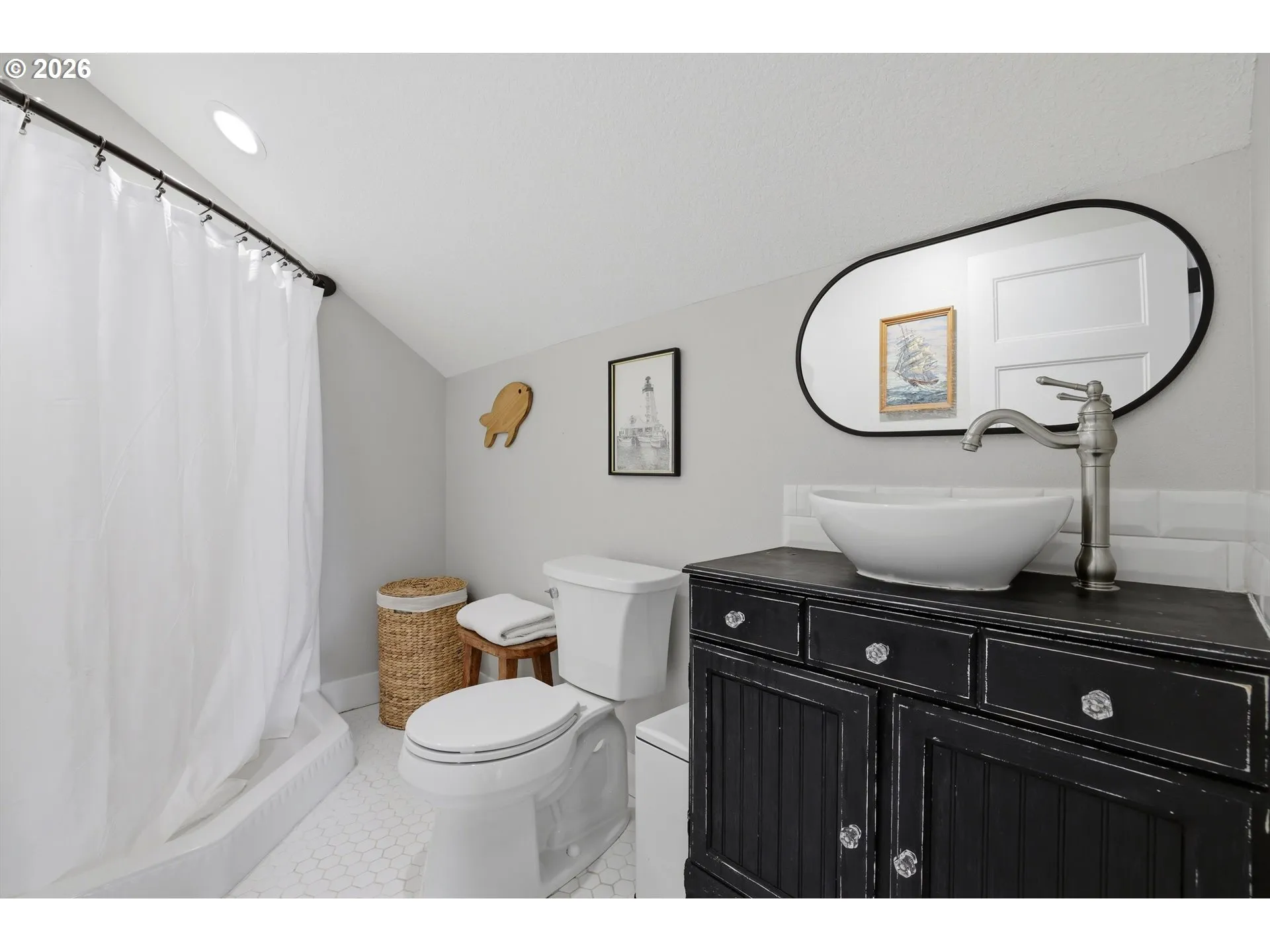 Bathroom-Upper