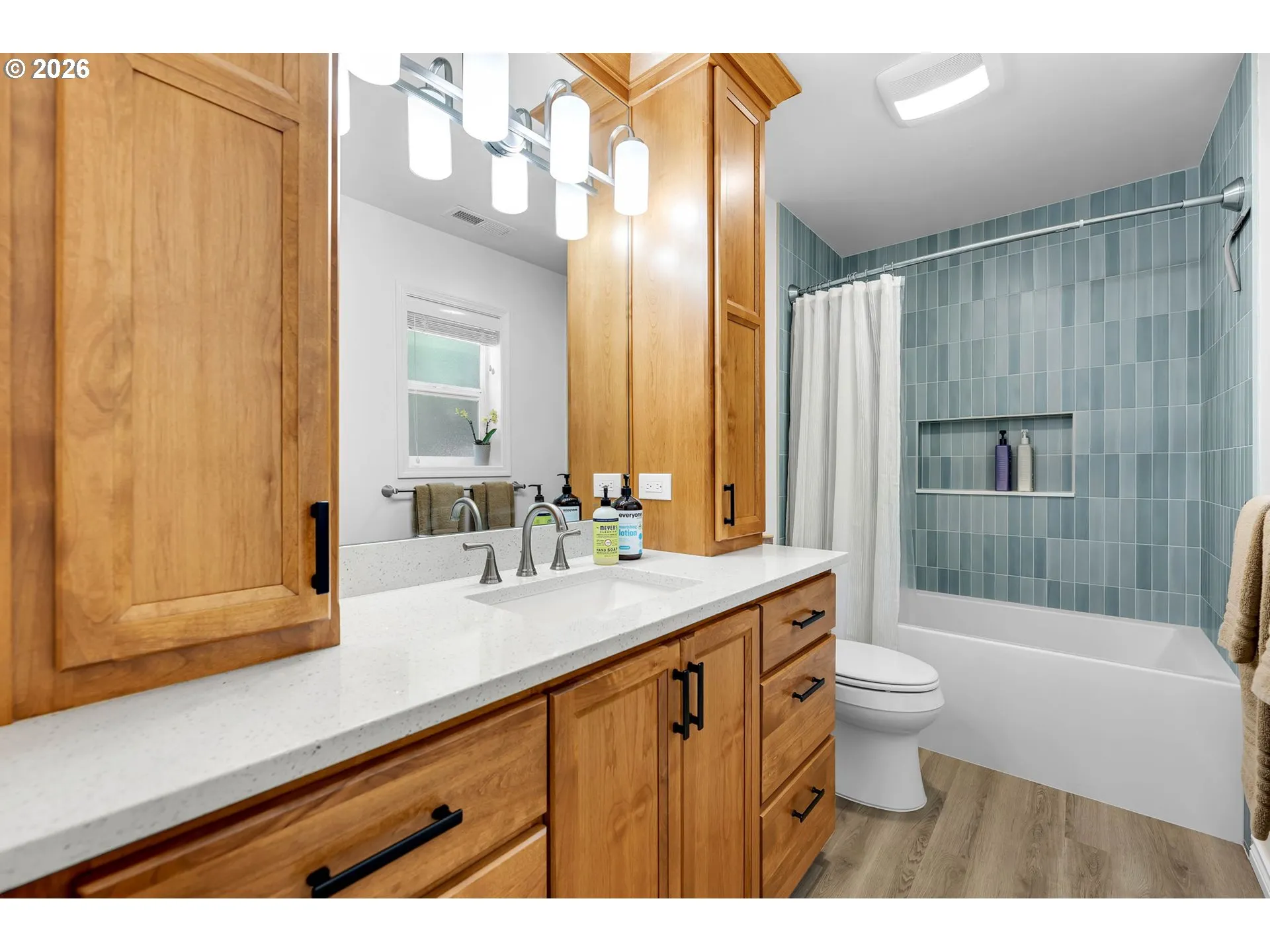 Bathroom, Attached-Garden Tub