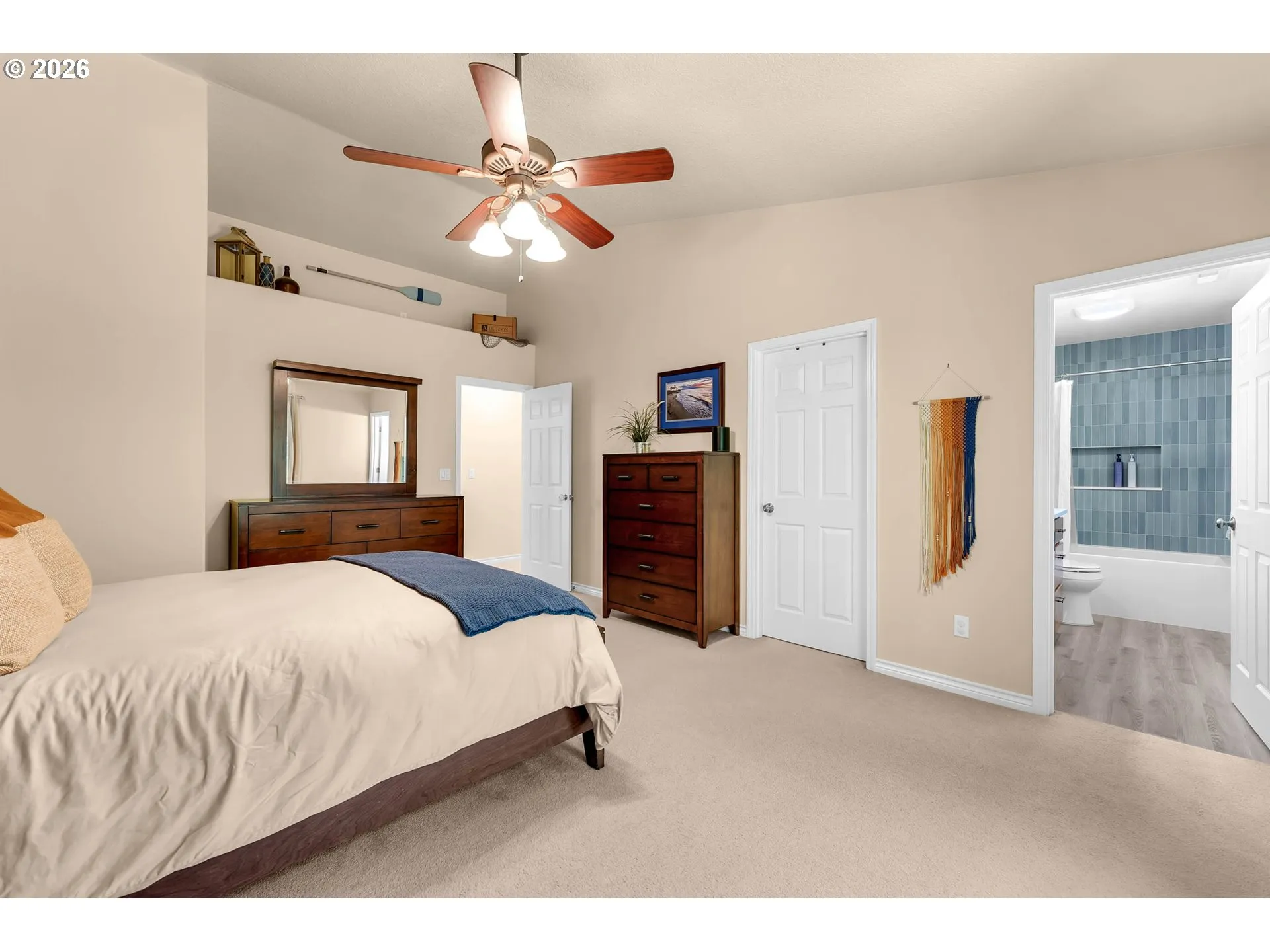 Bedroom, Primary-Upper