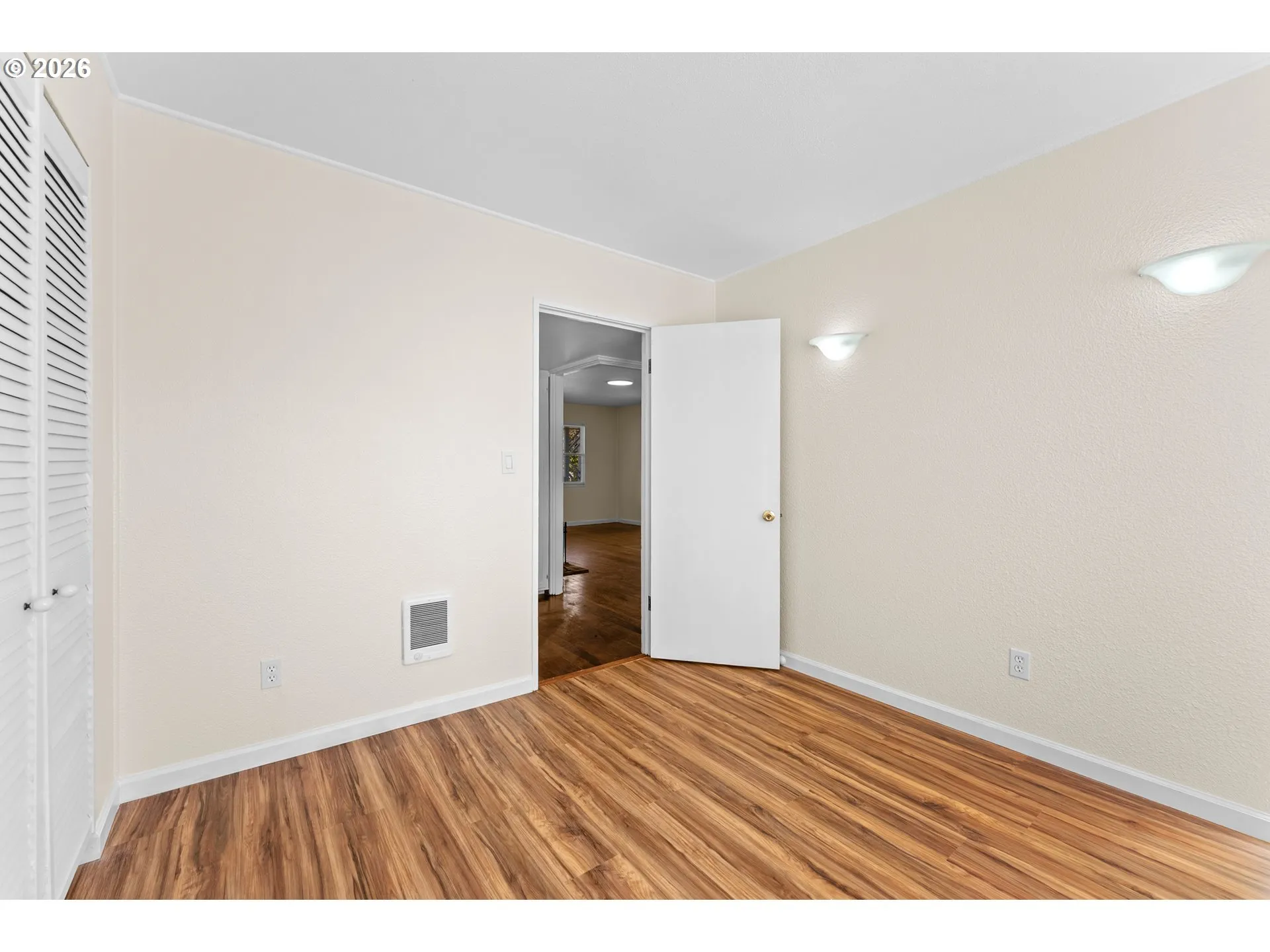 Bedroom, Primary