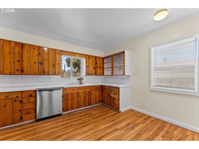 Kitchen/Nook-Eating Area