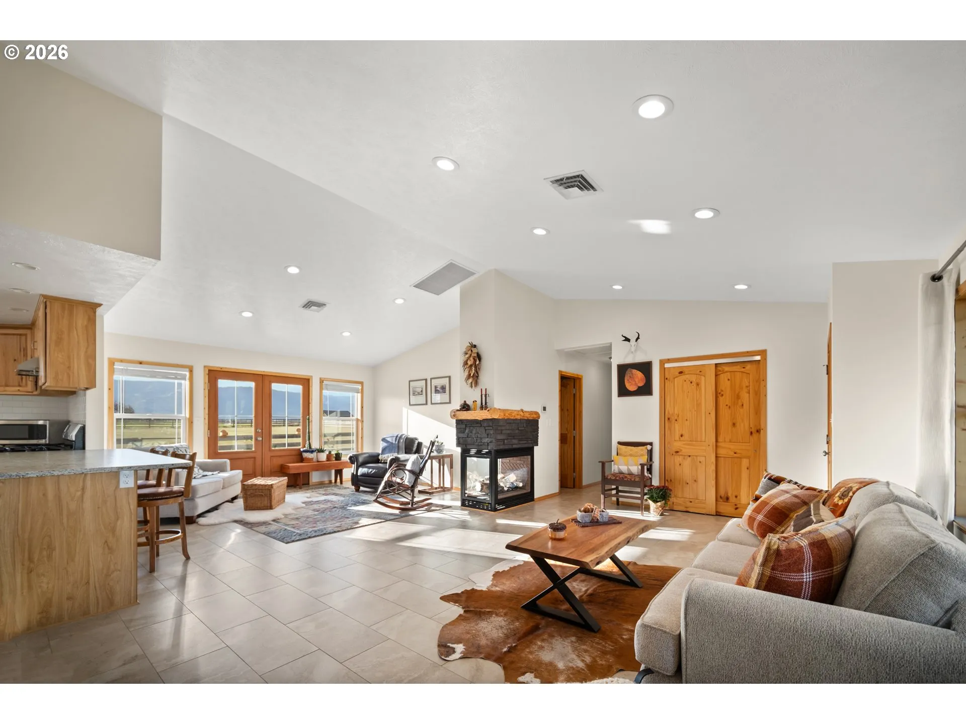 Living Room-Vaulted Ceilings