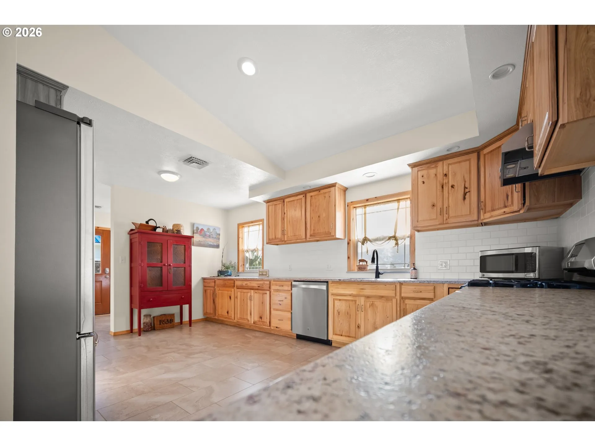 Kitchen-Breakfast Bar