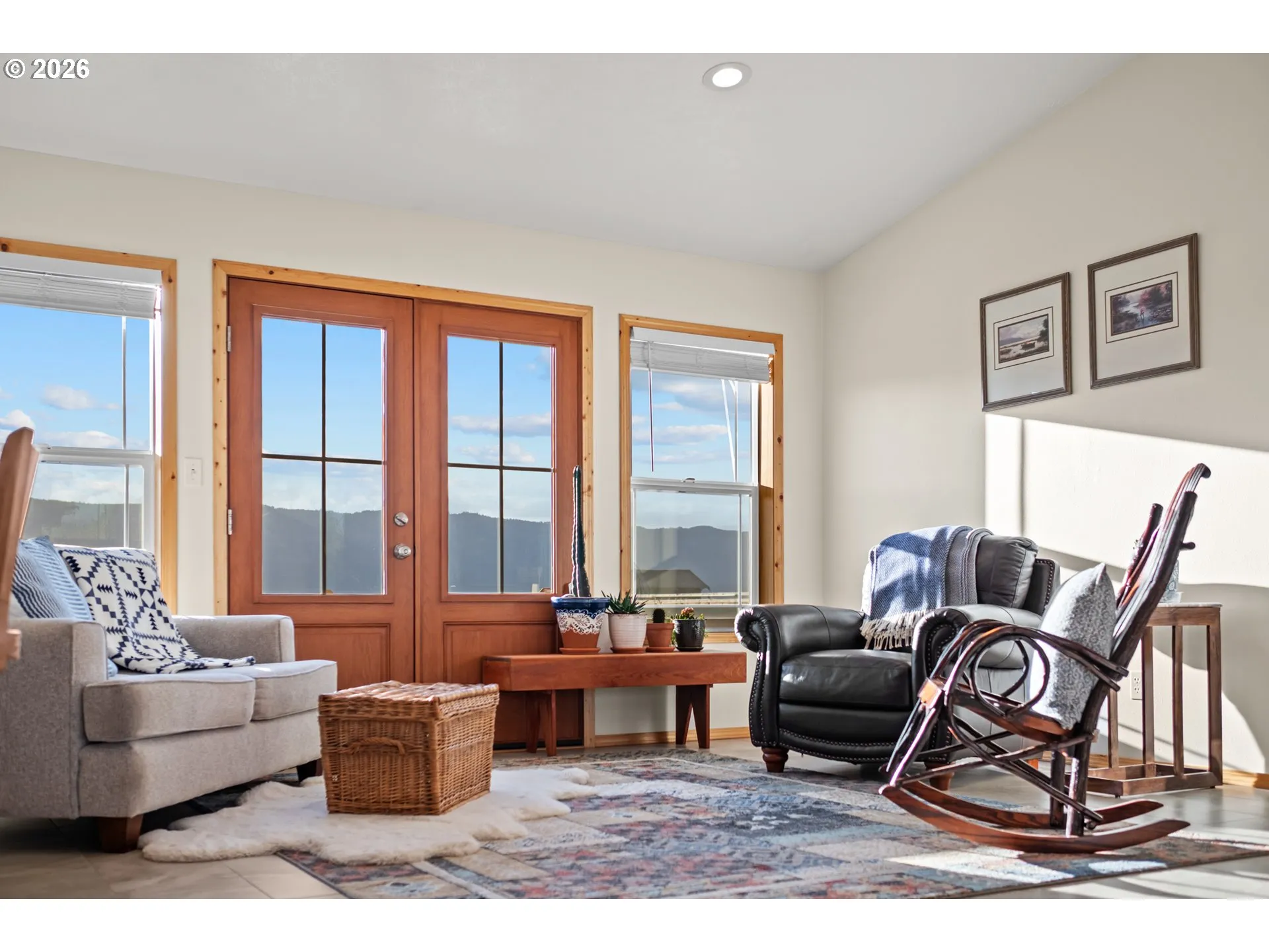 Living Room-Vaulted Ceilings