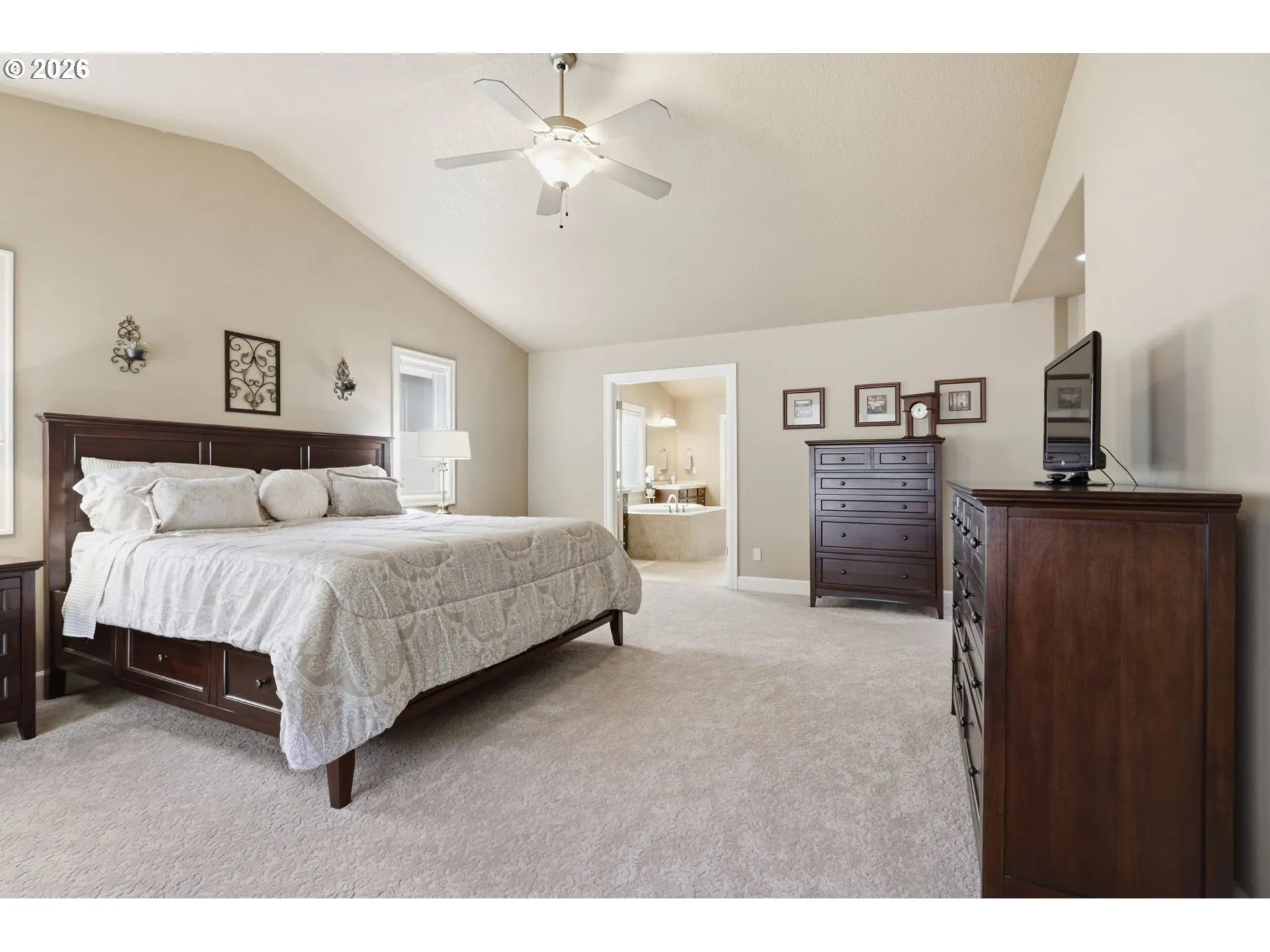Primary Bedroom-Upper