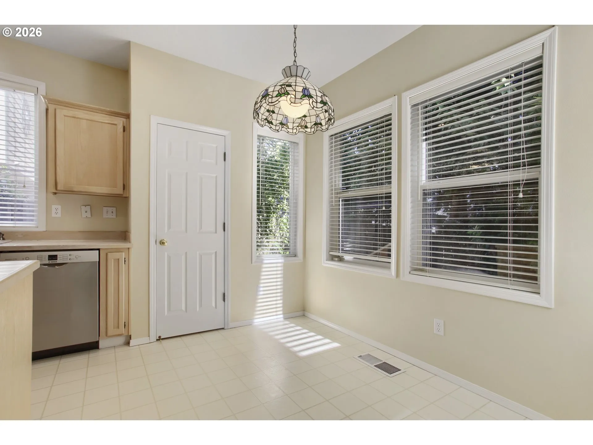 Kitchen/Nook-Eating Area