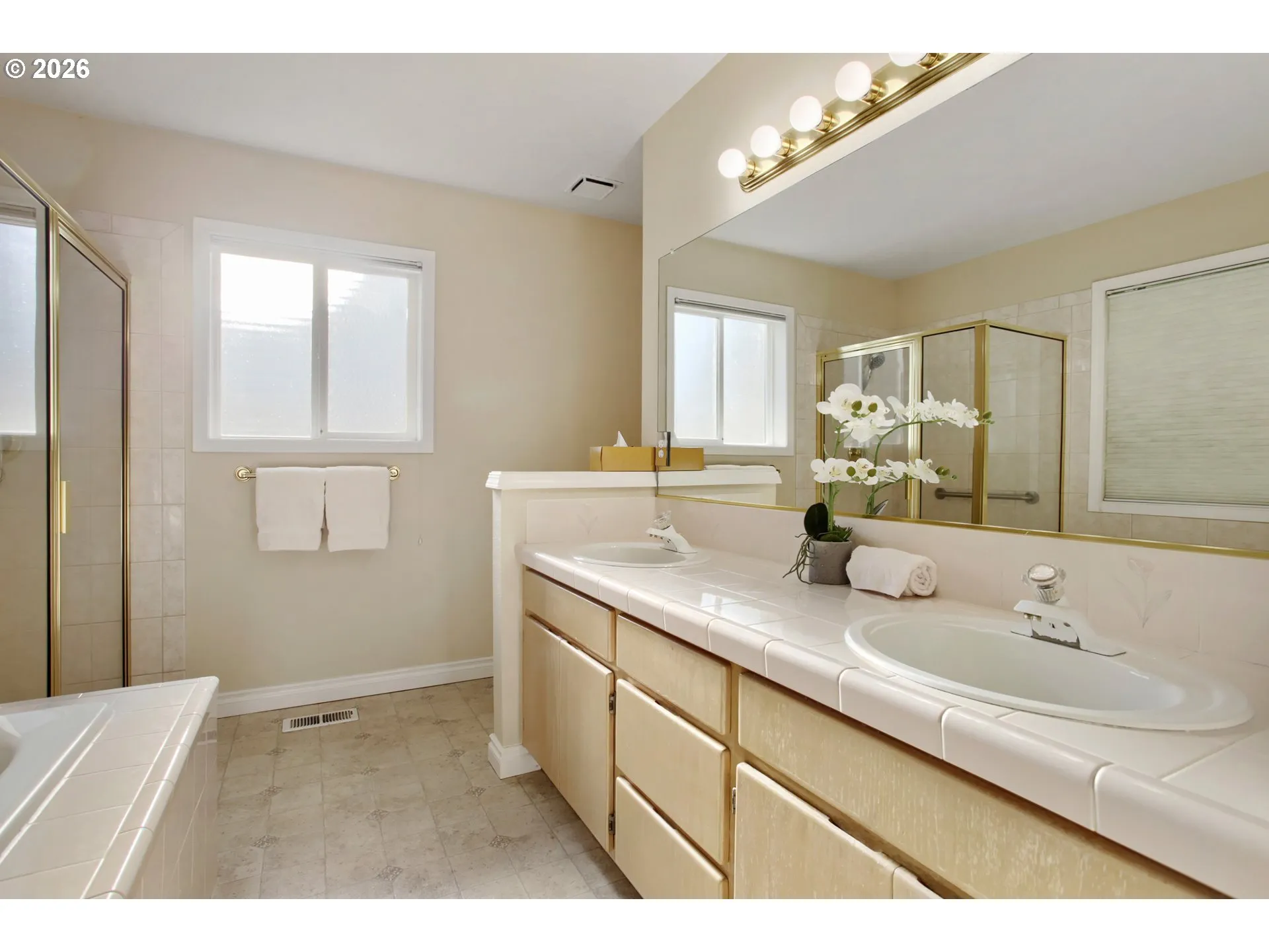 Bathroom, Attached-Double Sinks
