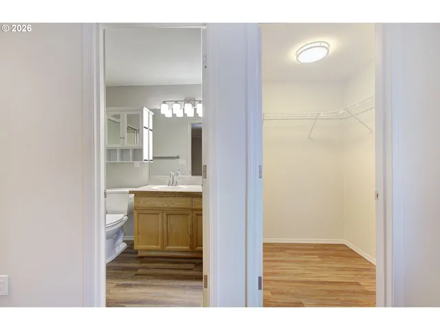 Bedroom, Primary