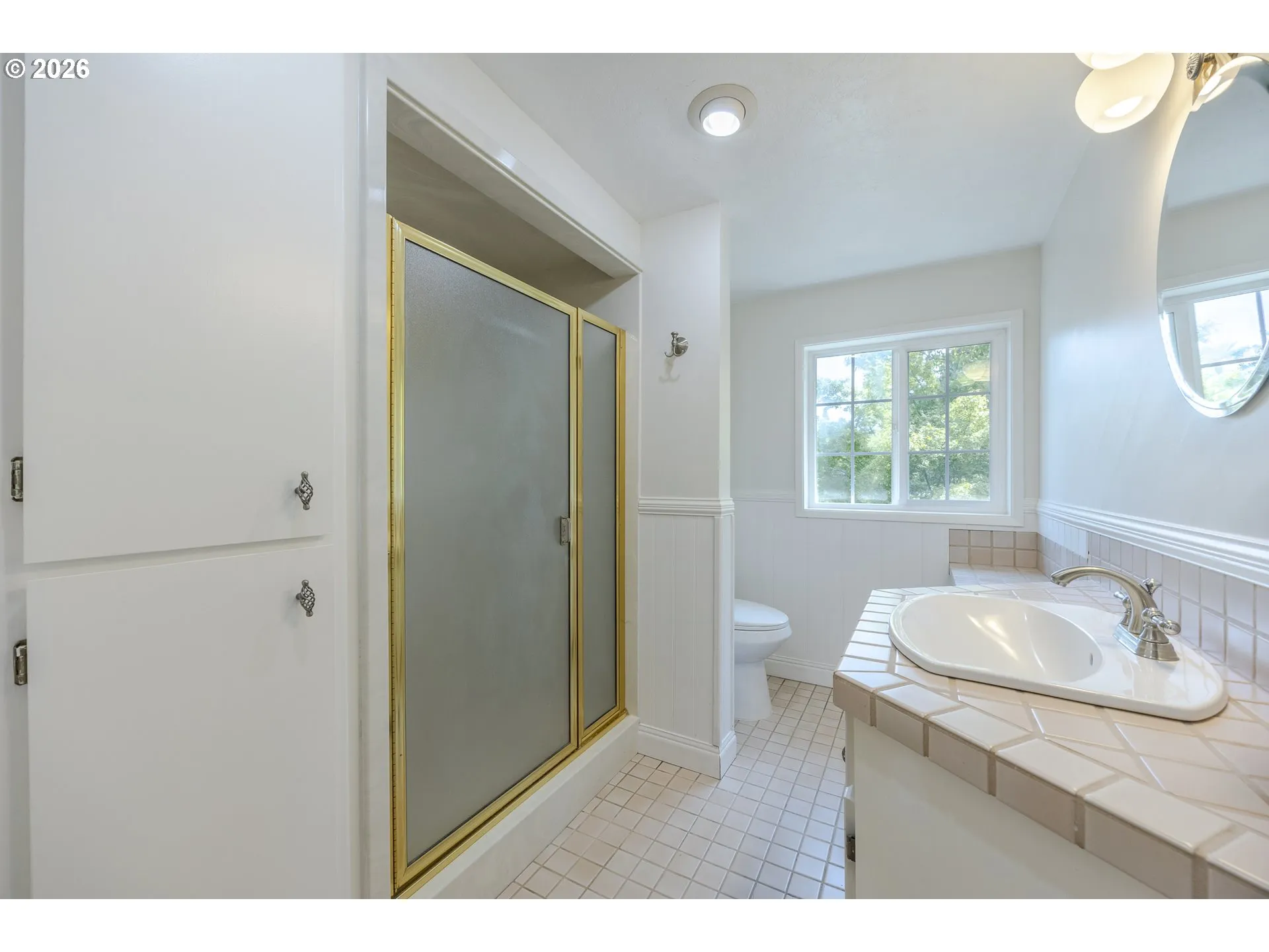 En Suite Bathroom-Upper
