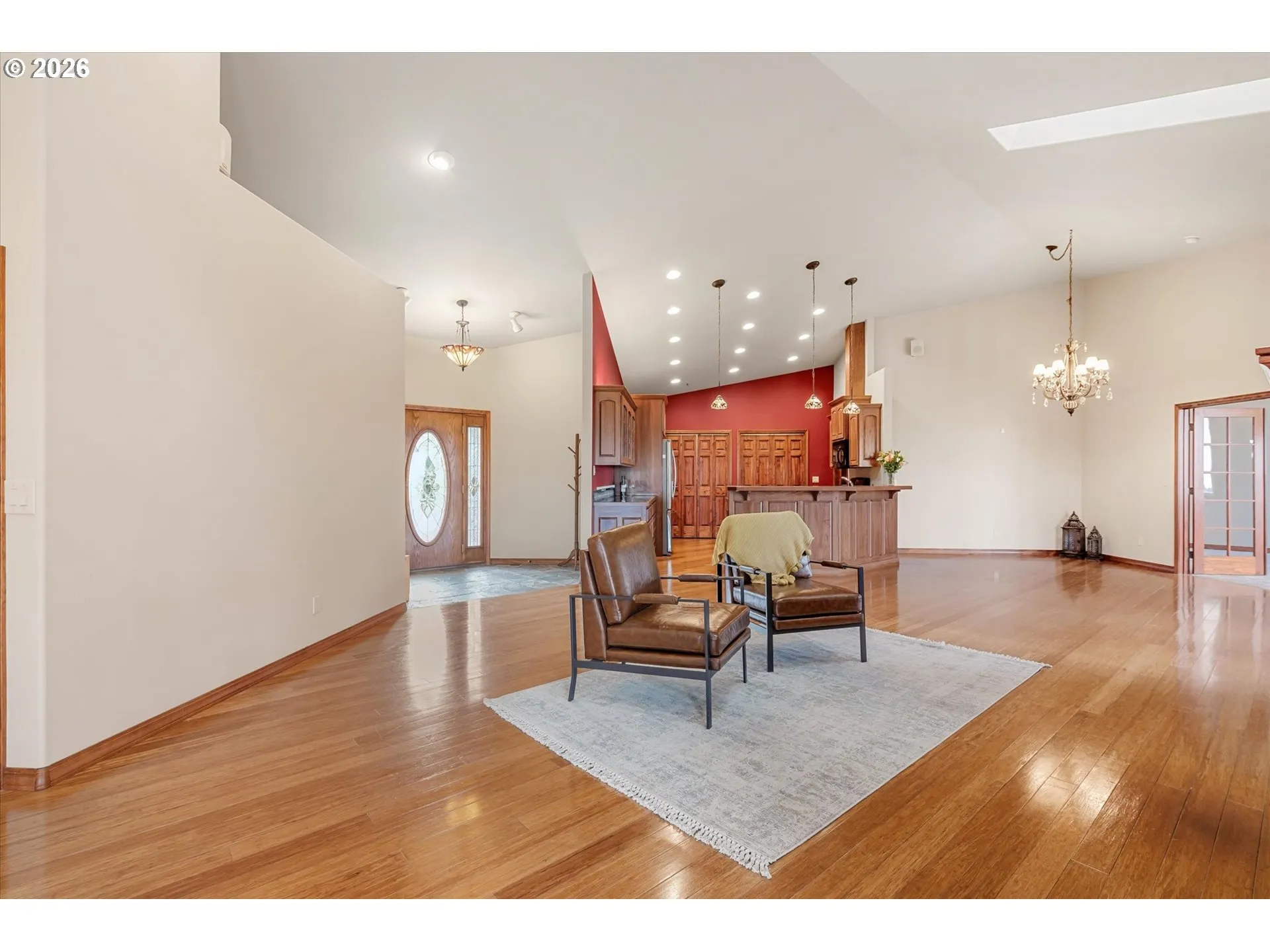Living Room/Entrance