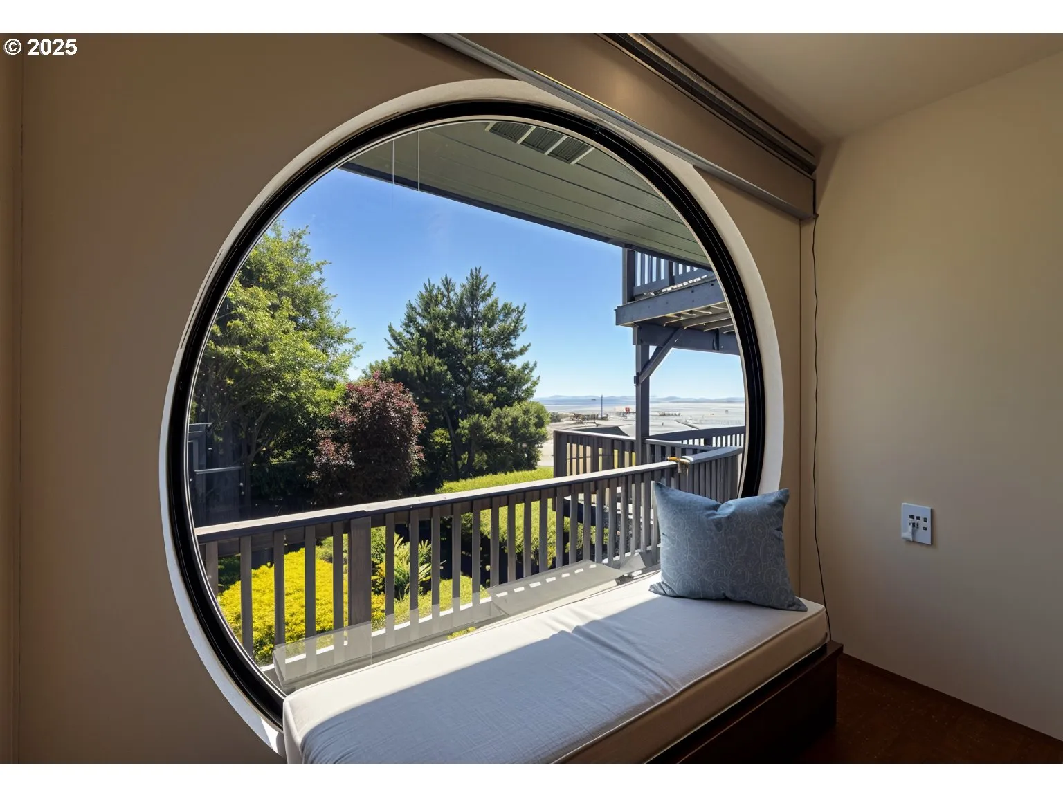 Bedroom, Primary